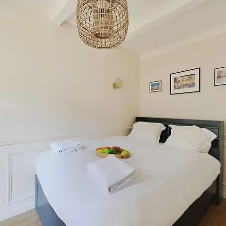 Beautiful 2br - 4p Republique Temple Apartment *