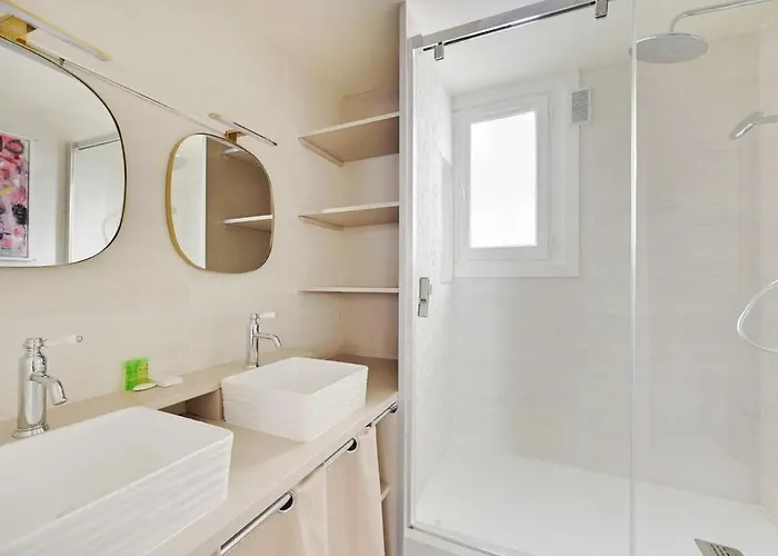 Beautiful 2br - 4p Republique Temple *